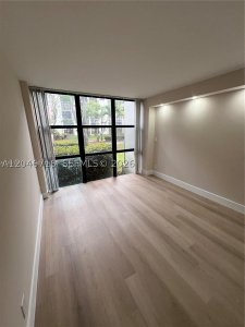 Comprar apartamento no Plaza of the Americas 124