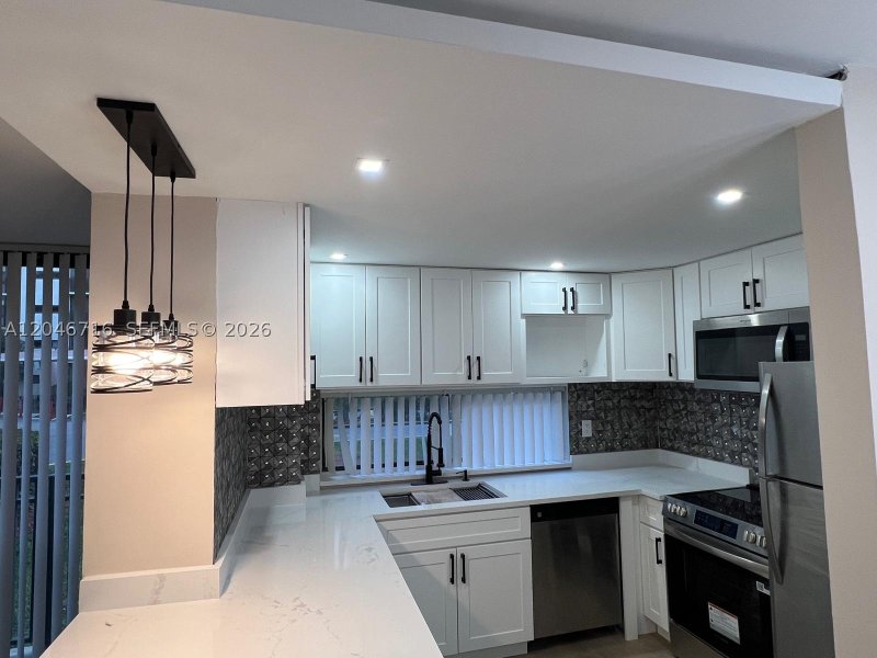 Condo for sale at Plaza of the Americas 124