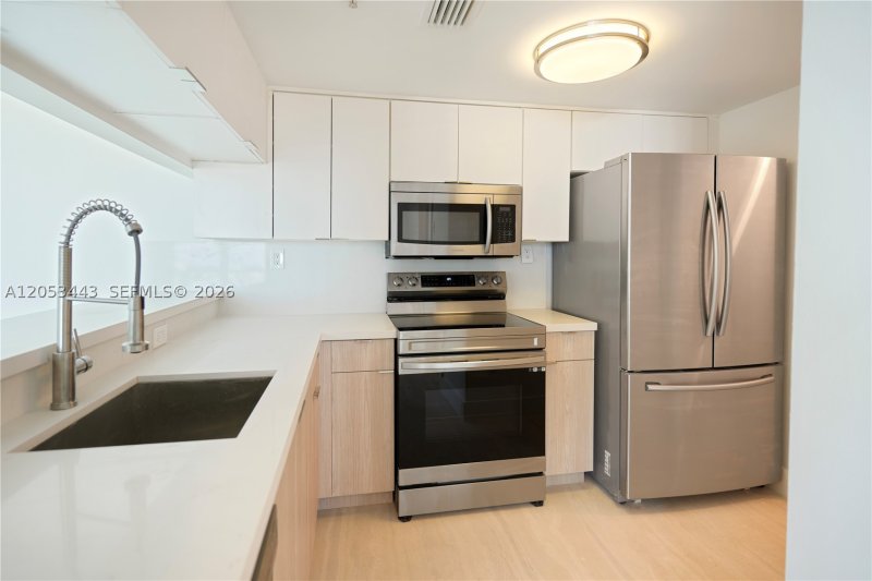 Condo for sale at Floridian 1404