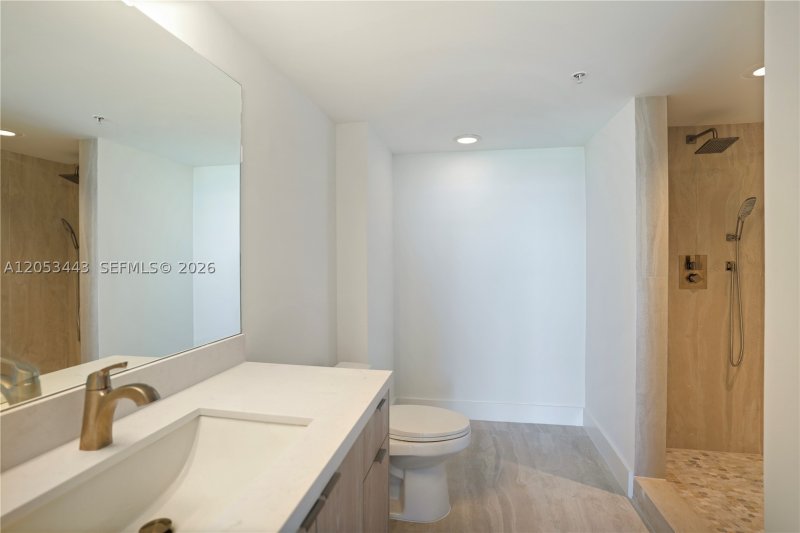 Condo for sale at Floridian 1404