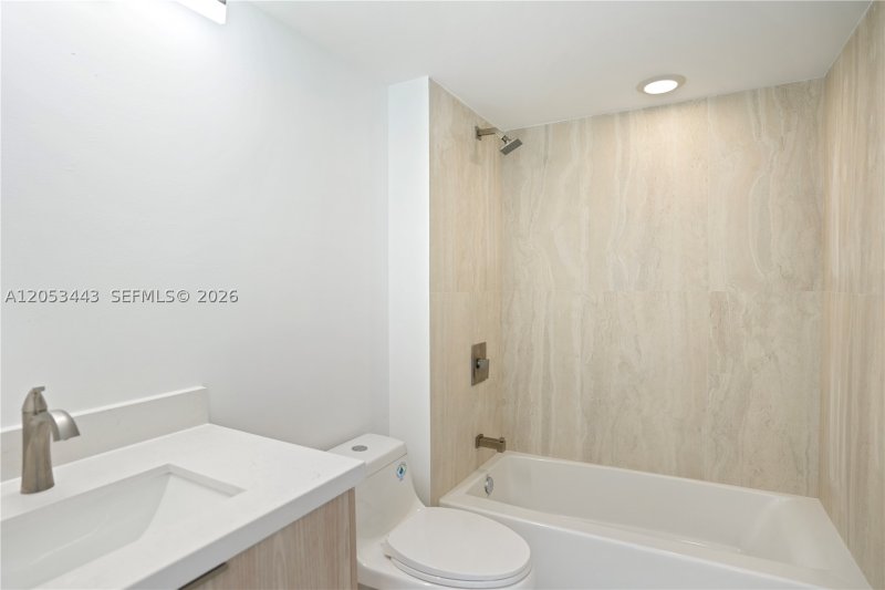 Condo for sale at Floridian 1404
