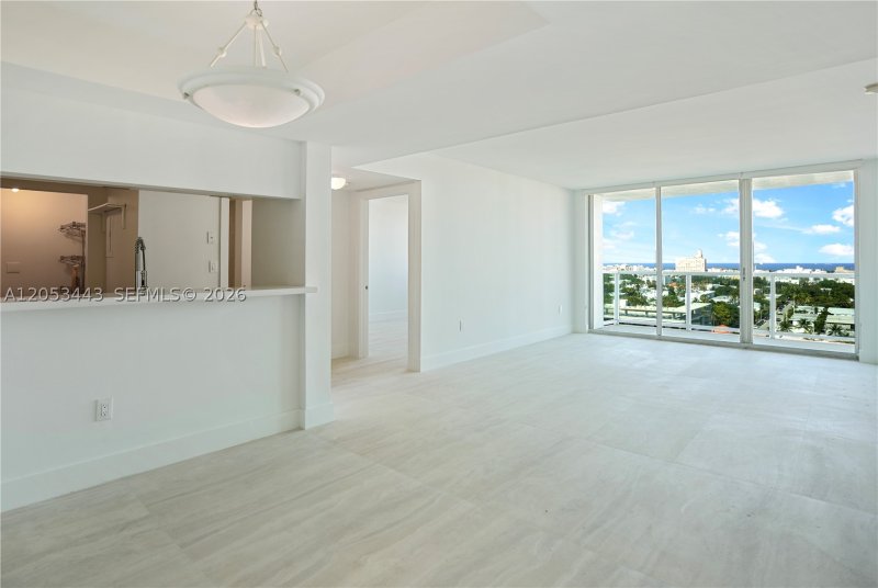 Condo for sale at Floridian 1404