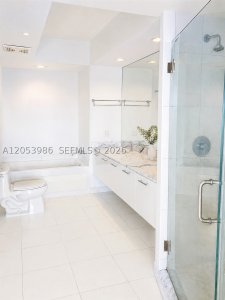 Aluguel de apartamento no 500 Brickell East Tower 3200