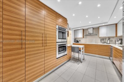 Comprar apartamento no Ocean Waves (old Champlain Towers North) PH-2