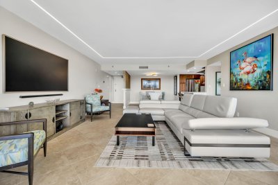 Comprar apartamento en The Tower at Port Royale 902