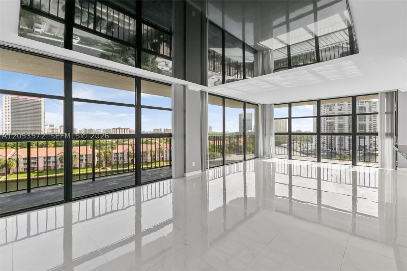 Condo for sale at 200 Leslie 930