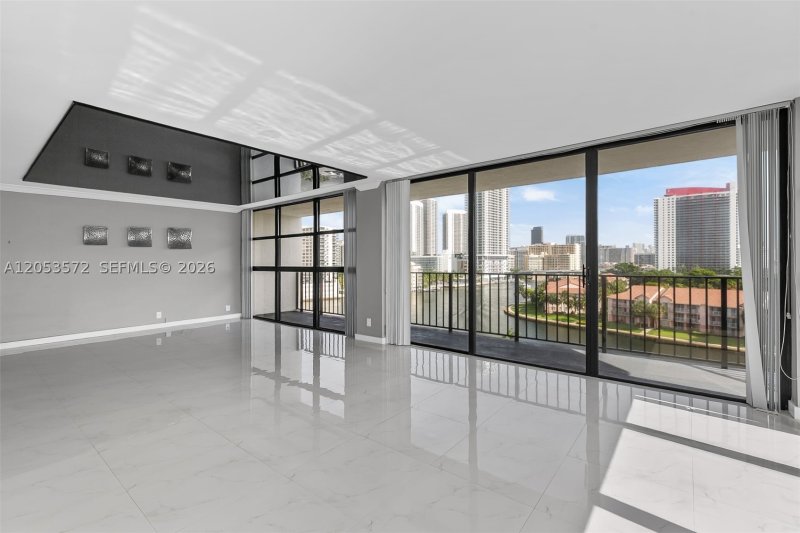 Condo for sale at 200 Leslie 930