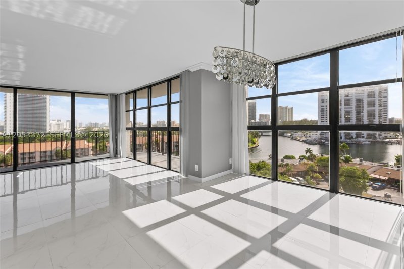 Condo for sale at 200 Leslie 930