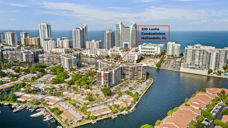 Condo for sale at 200 Leslie 930