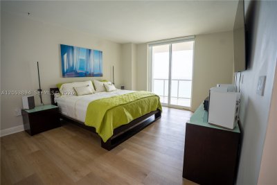 Comprar apartamento en Ocean 88 (old Champlain Towers East) 11B