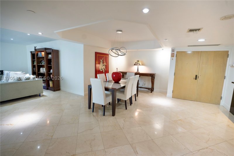 Comprar apartamento en Ocean 88 (old Champlain Towers East) 11B
