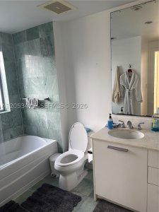 Comprar apartamento no Avenue on Brickell 1050 Tower 2910