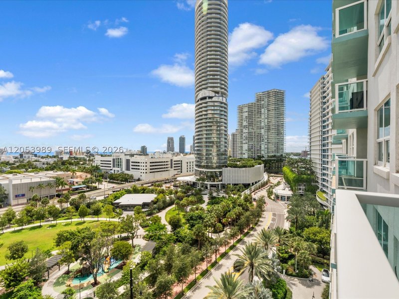 Condo for sale at Floridian 1208