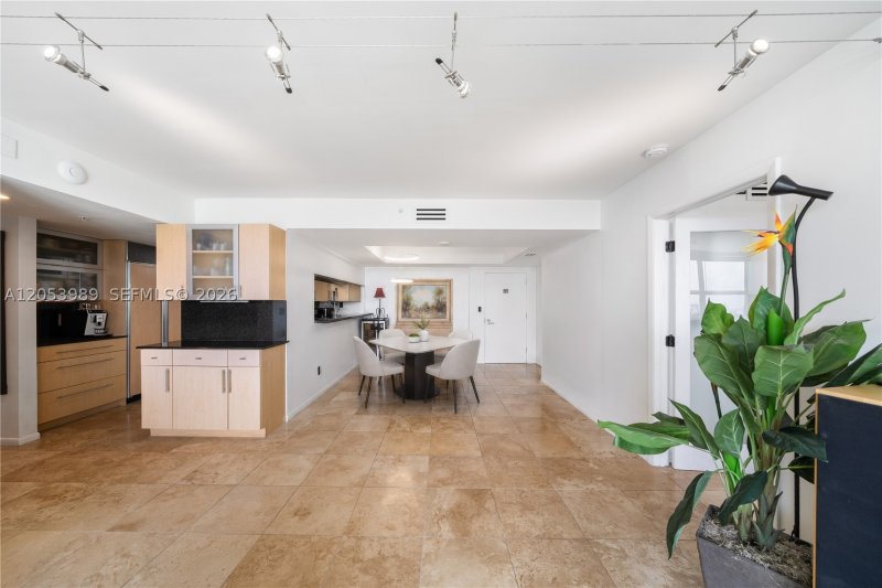 Condo for sale at Floridian 1208