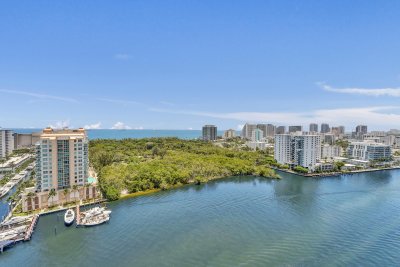 Comprar apartamento en The Corinthian 22C