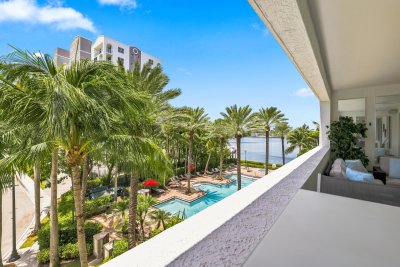 Comprar apartamento en Porto Bellagio 1401