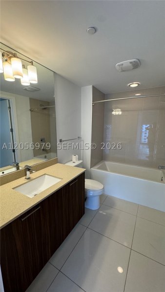 Apartment for rent at 5252 Paseo Doral 1203