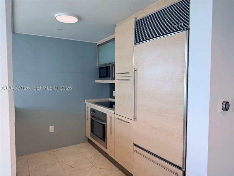 Apartment for rent at 6000 Indian Creek 17A