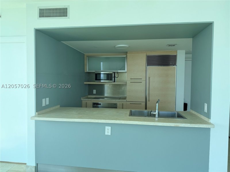 Apartment for rent at 6000 Indian Creek 17A