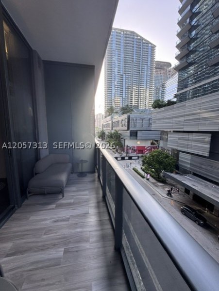 Condo for sale at SLS Lux Brickell 409