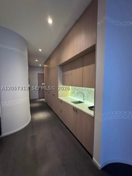 Condo for sale at SLS Lux Brickell 409