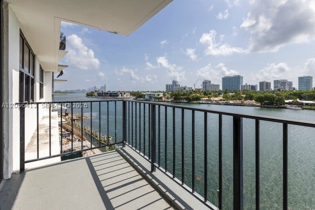 Condo for sale at The Belmont 504