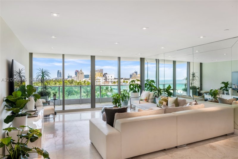 Condo for sale at IL Villaggio 703