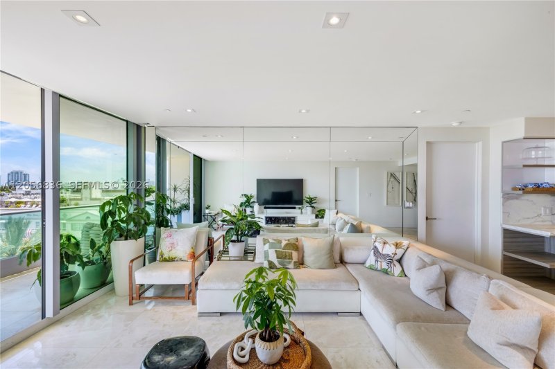 Condo for sale at IL Villaggio 703