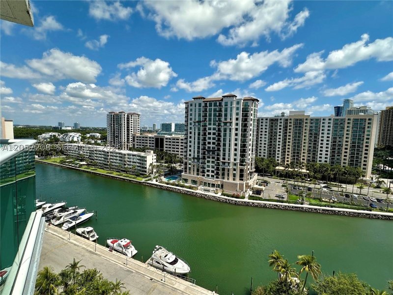 Apartment for rent at Arlen House 1503