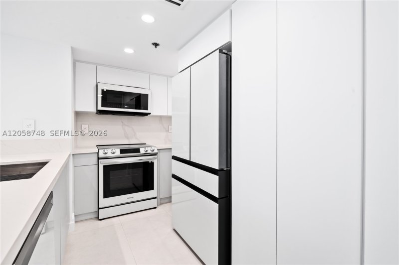 Condo for sale at Brickell Key Two 719