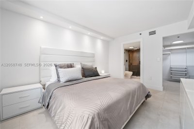 Comprar apartamento no Brickell Key Two 719