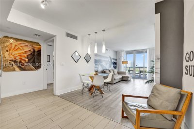 Comprar apartamento no Beachwalk R906