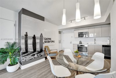Comprar apartamento no Beachwalk R906