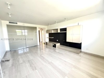 Aluguel de apartamento no Gables Waterway Towers 515