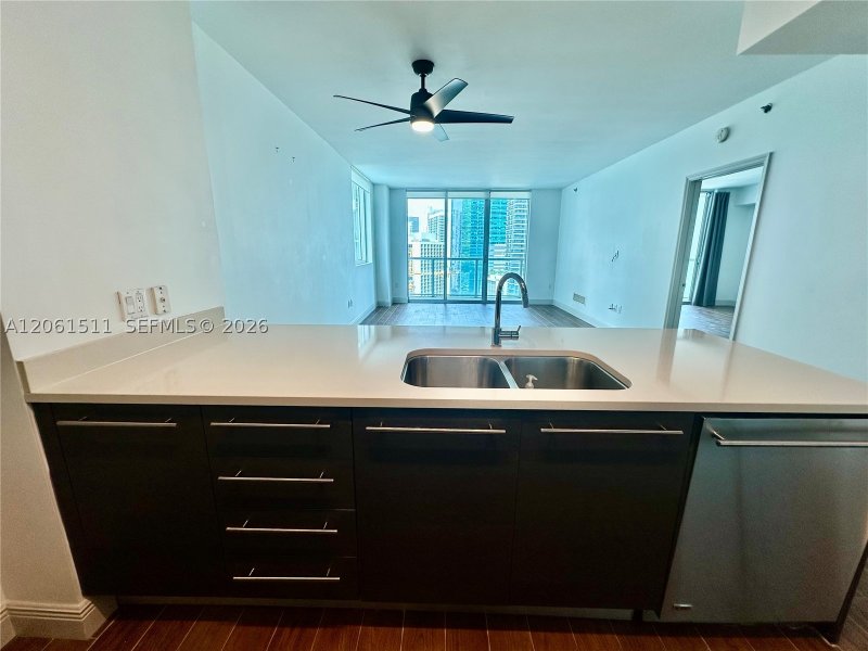 Comprar apartamento en 500 Brickell East Tower 2407