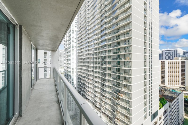 Condo for sale at 500 Brickell East Tower 2407