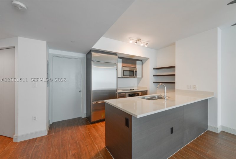 Condo for sale at 500 Brickell East Tower 2407