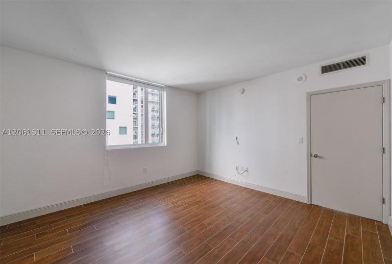 Condo for sale at 500 Brickell East Tower 2407