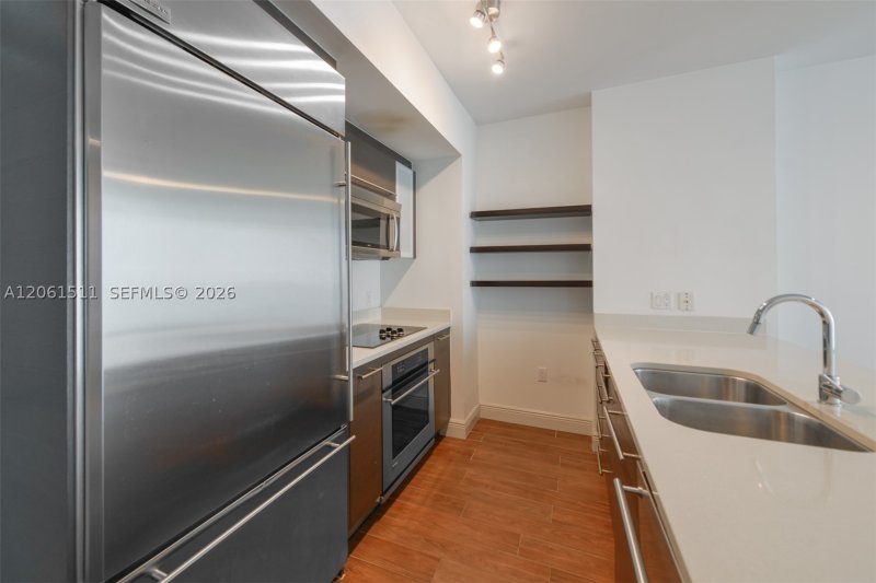 Condo for sale at 500 Brickell East Tower 2407