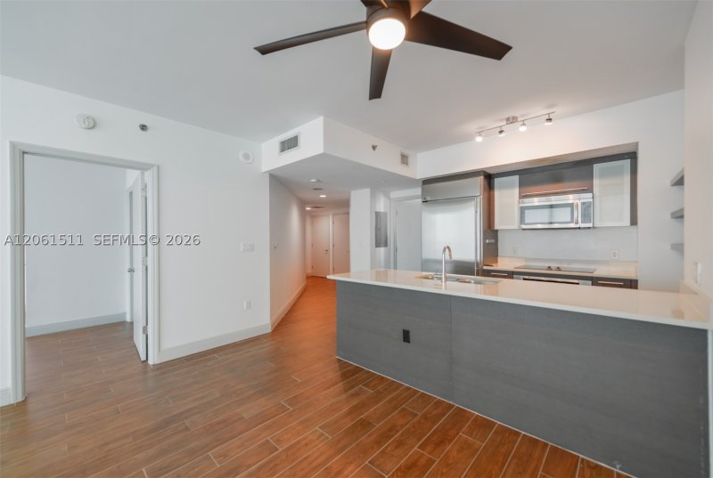 Condo for sale at 500 Brickell East Tower 2407