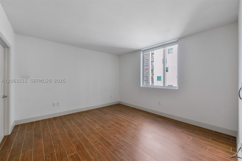 Condo for sale at 500 Brickell East Tower 2407
