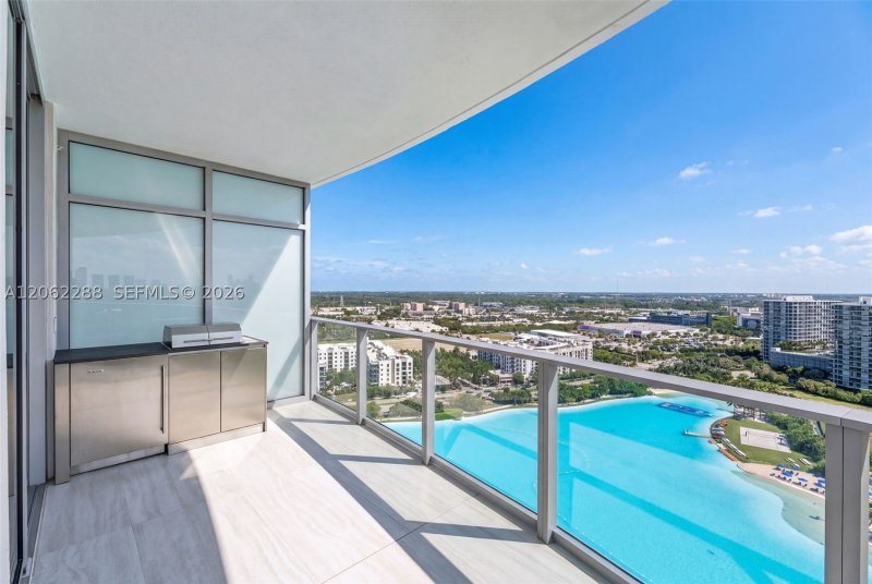 Condo for sale at One Park Tower by Turnberry 2011