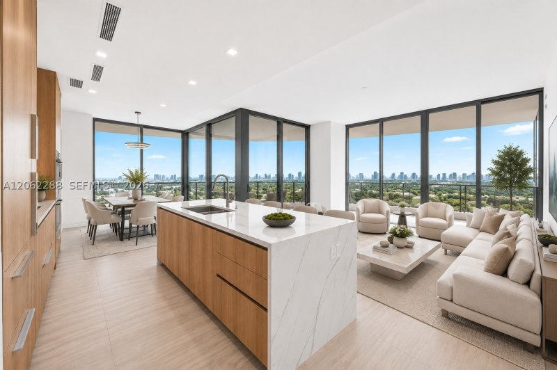 Condo for sale at One Park Tower by Turnberry 2011