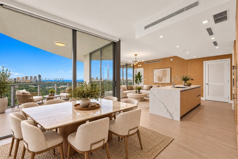 Condo for sale at One Park Tower by Turnberry 2011