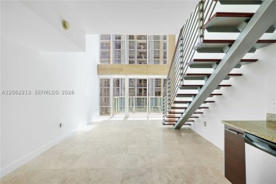 Comprar apartamento no Brickell on the River South 906