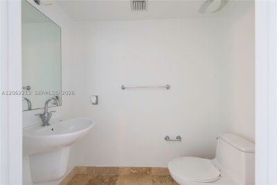 Comprar apartamento no Brickell on the River South 906