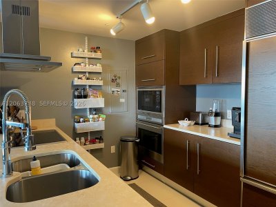 Aluguel de apartamento no Icon Brickell Tower II 703