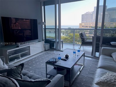 Aluguel de apartamento no Icon Brickell Tower II 703