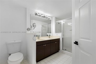 Comprar apartamento en Porto Bellagio 2320