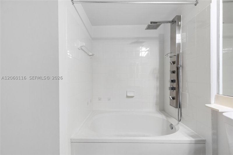 Comprar apartamento en Porto Bellagio 2320